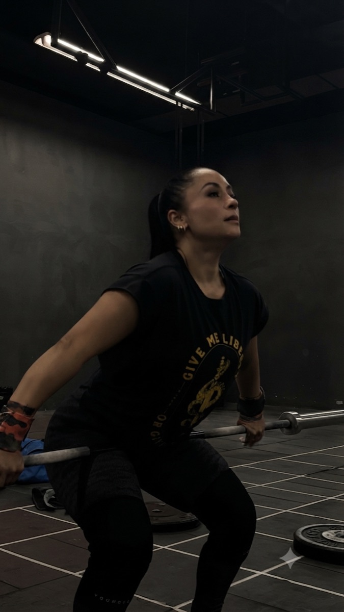 Ropa RAGE SPEC en entrenamiento con barra